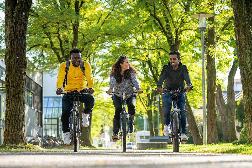 Students cycling at Campus Rosenheim