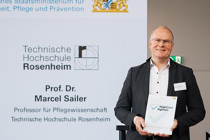 Das Bild zeigt Professor Dr. Marcel Sailer.