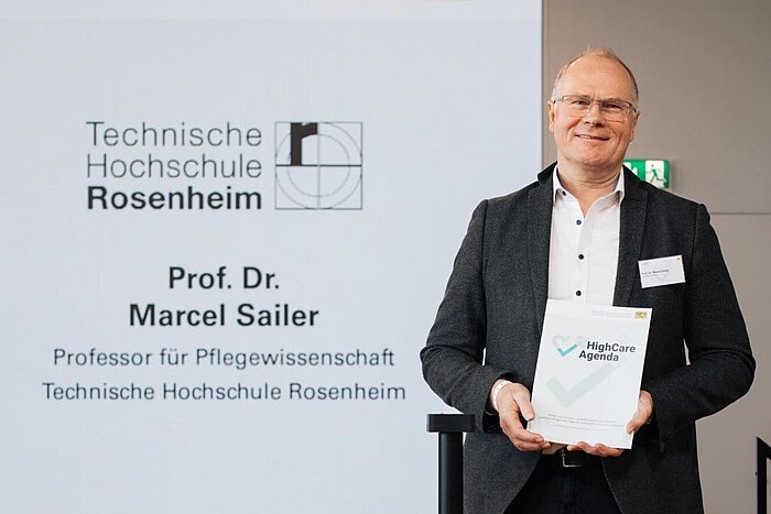 Das Bild zeigt Professor Dr. Marcel Sailer.